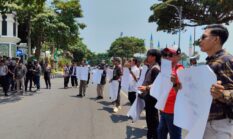 Puluhan Wartawan Geruduk Kejari Tuban, Tuntut Keterbukaan Informasi dan Perlindungan Jurnalis